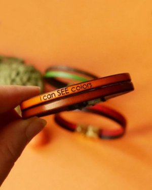 pulseiras de couro gravadas com as suas palavras