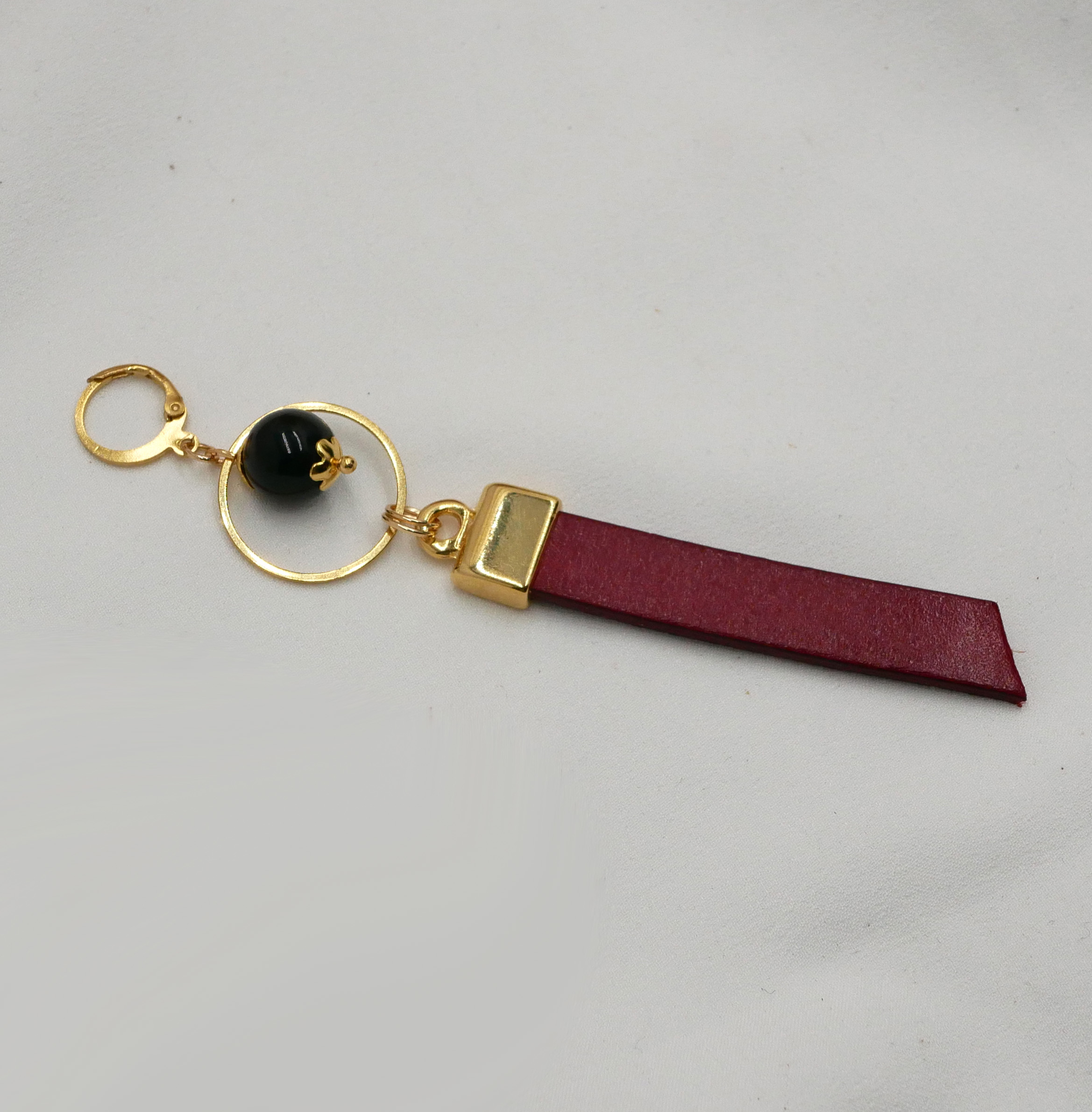Brinco longo pendente Solo em pele dourada Preto ou cor à escolha