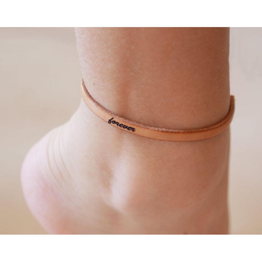 Tornozeleira em pele fina para ser personalizada por gravação