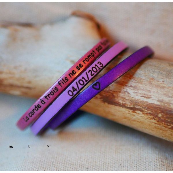 Tornozeleira em pele fina para ser personalizada por grava&ccedil;&atilde;o