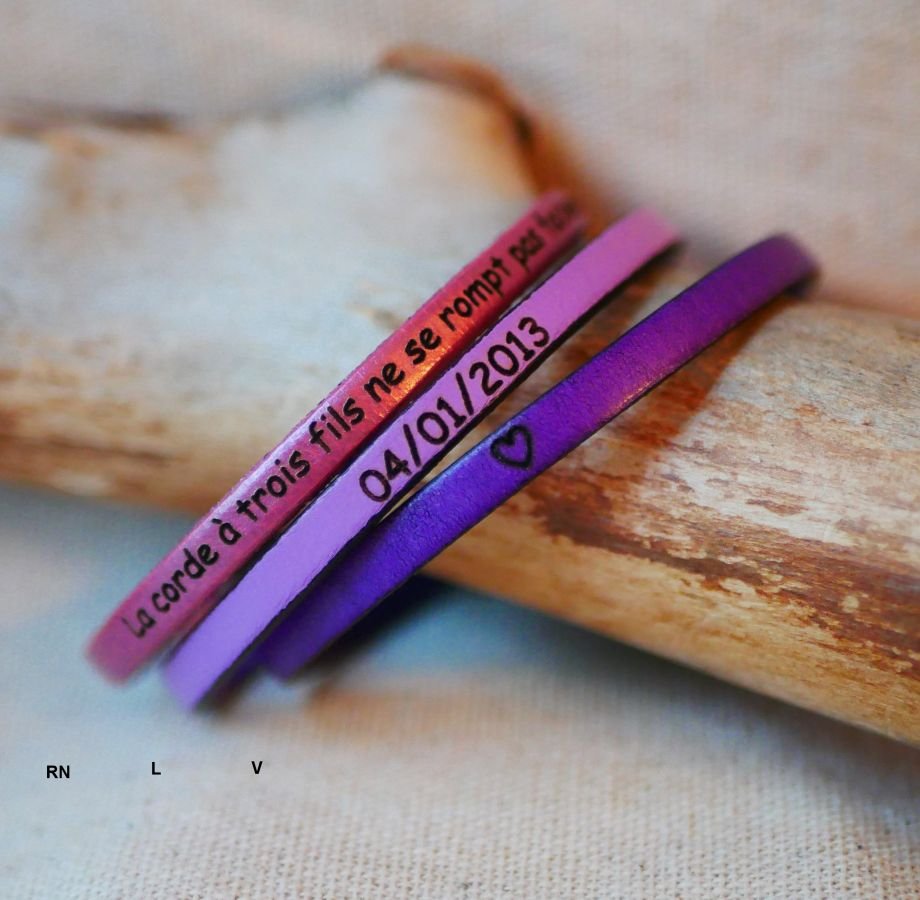 Tornozeleira em pele fina para ser personalizada por gravação