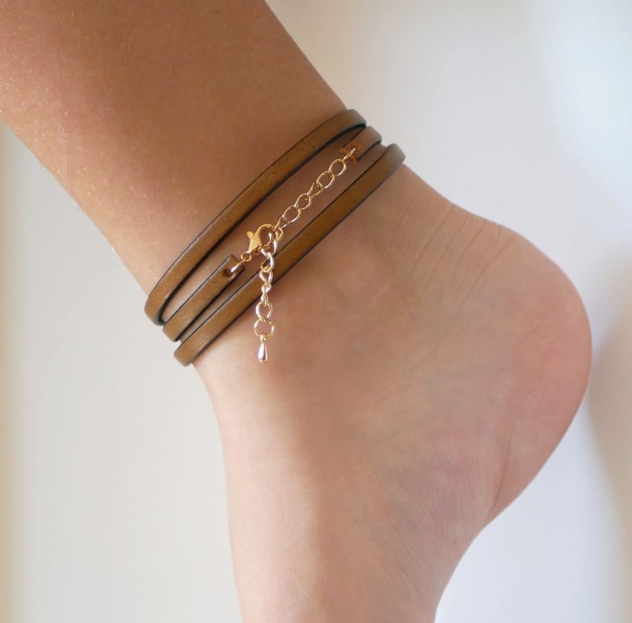 Pulseira de tornozelo de couro fino personalizável 3 voltas