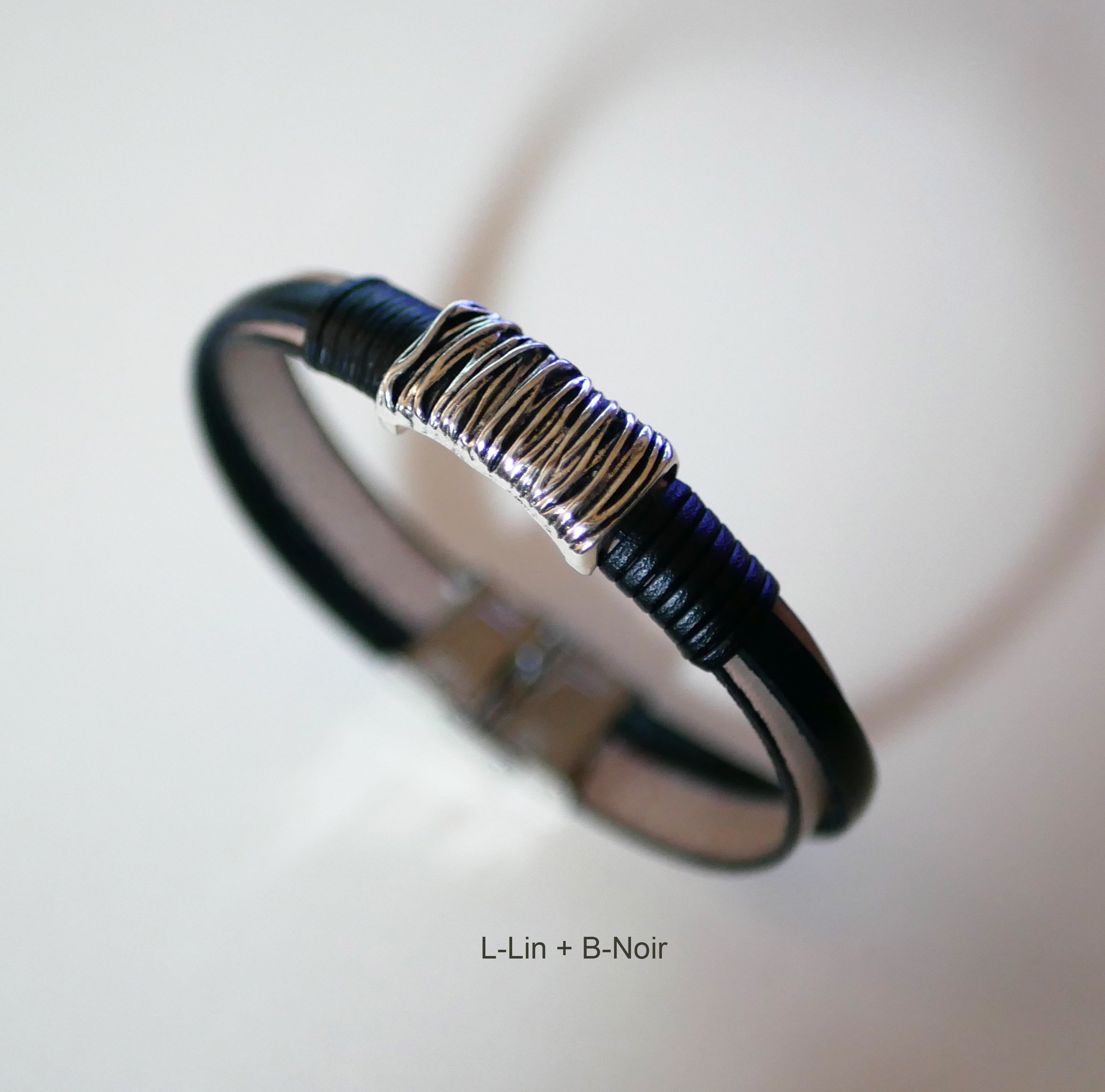 Pulseira bicolor em pele e metal para personalizar