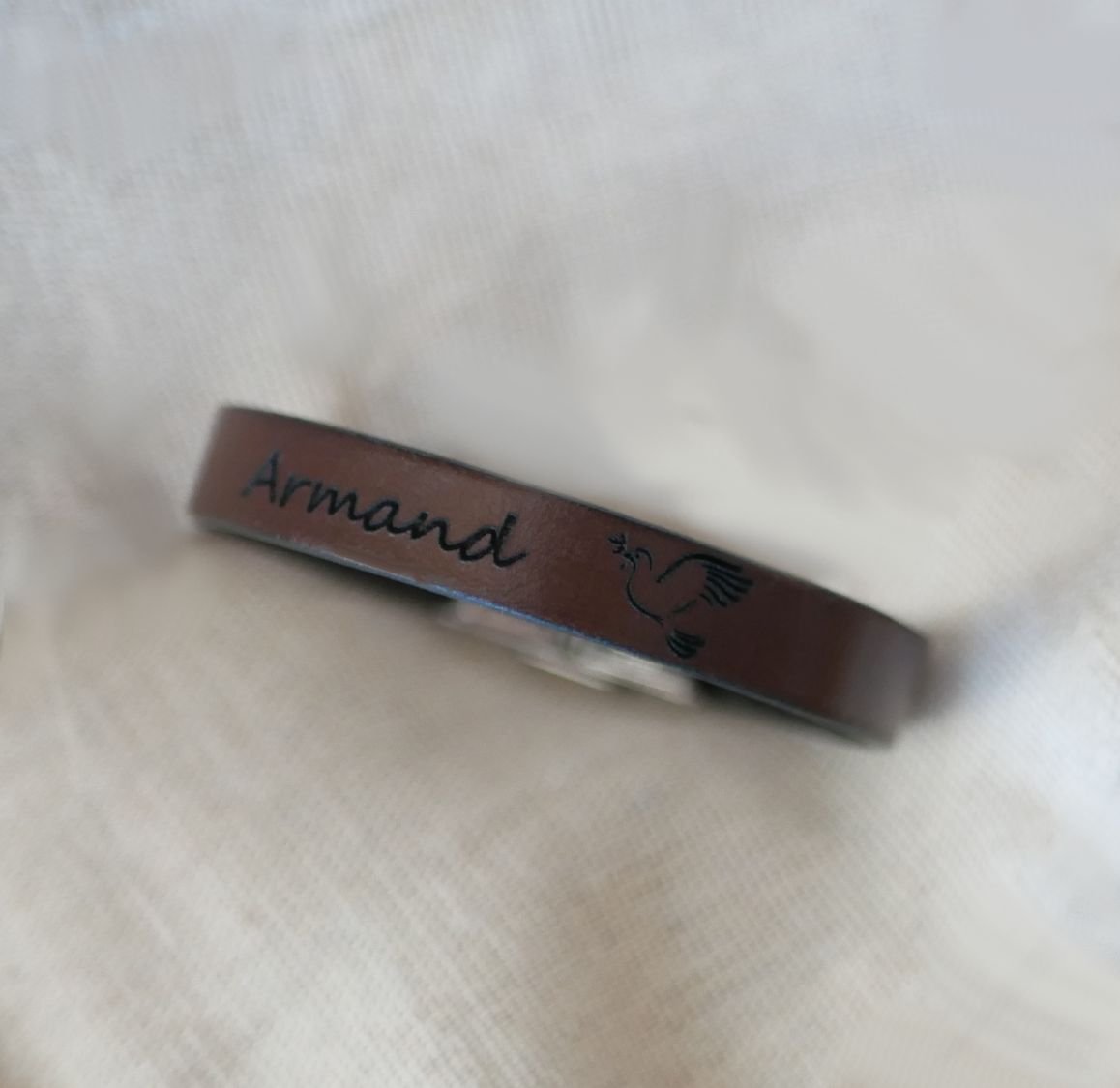 Pulseira de couro para comunhão ou baptismo personalizado com o primeiro nome 