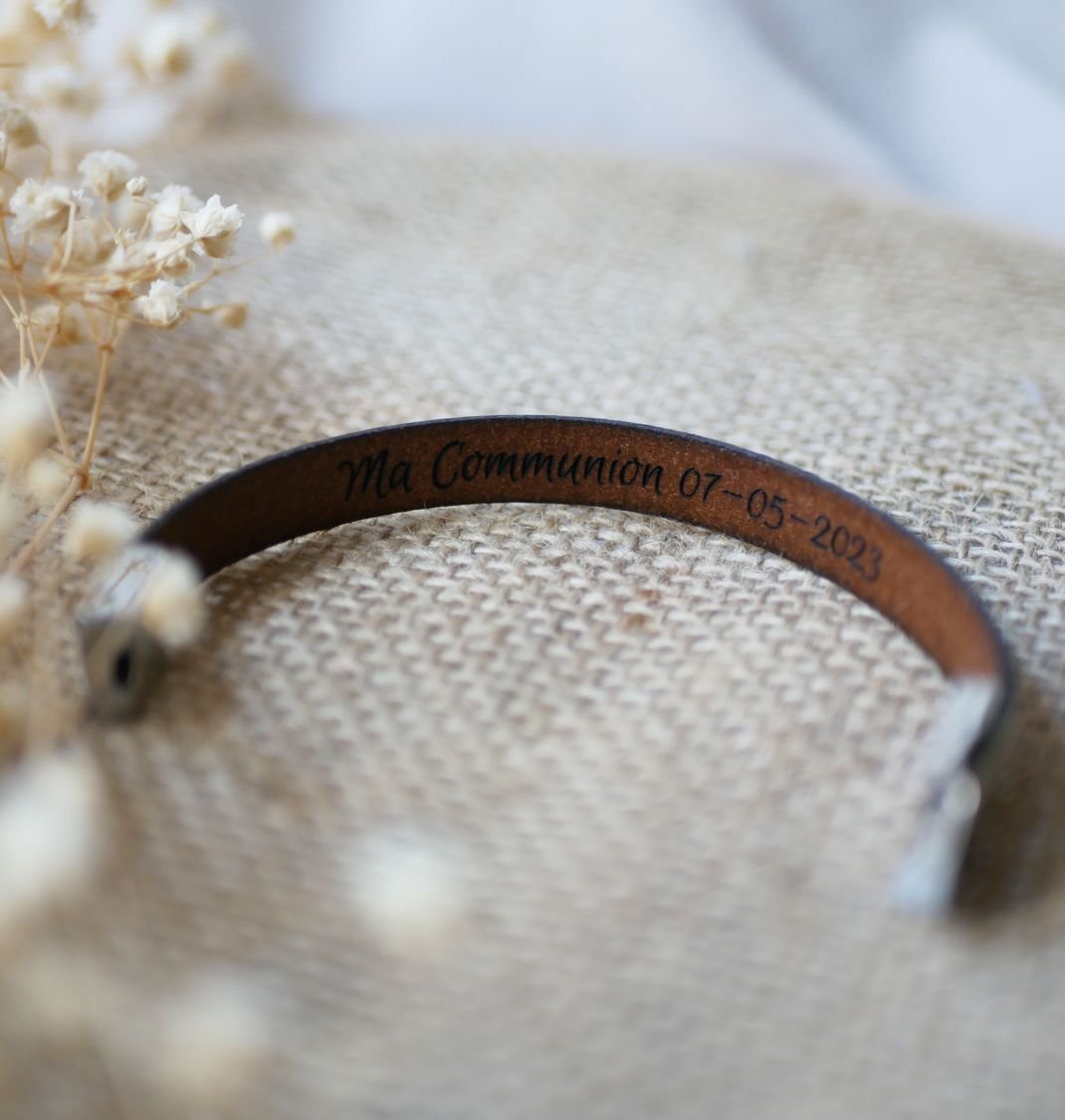 Pulseira de couro para comunhão ou baptismo personalizado com o primeiro nome 