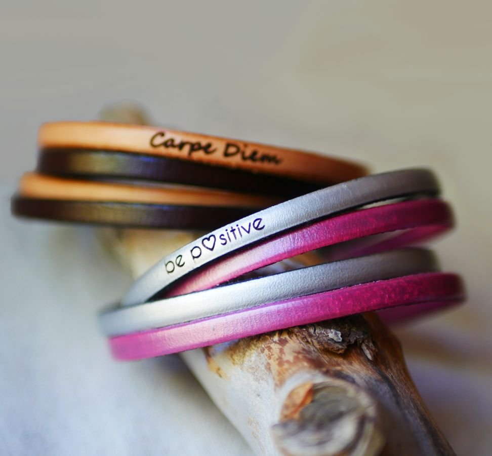 Pulseira dupla de couro em duo para ser personalizada por gravação