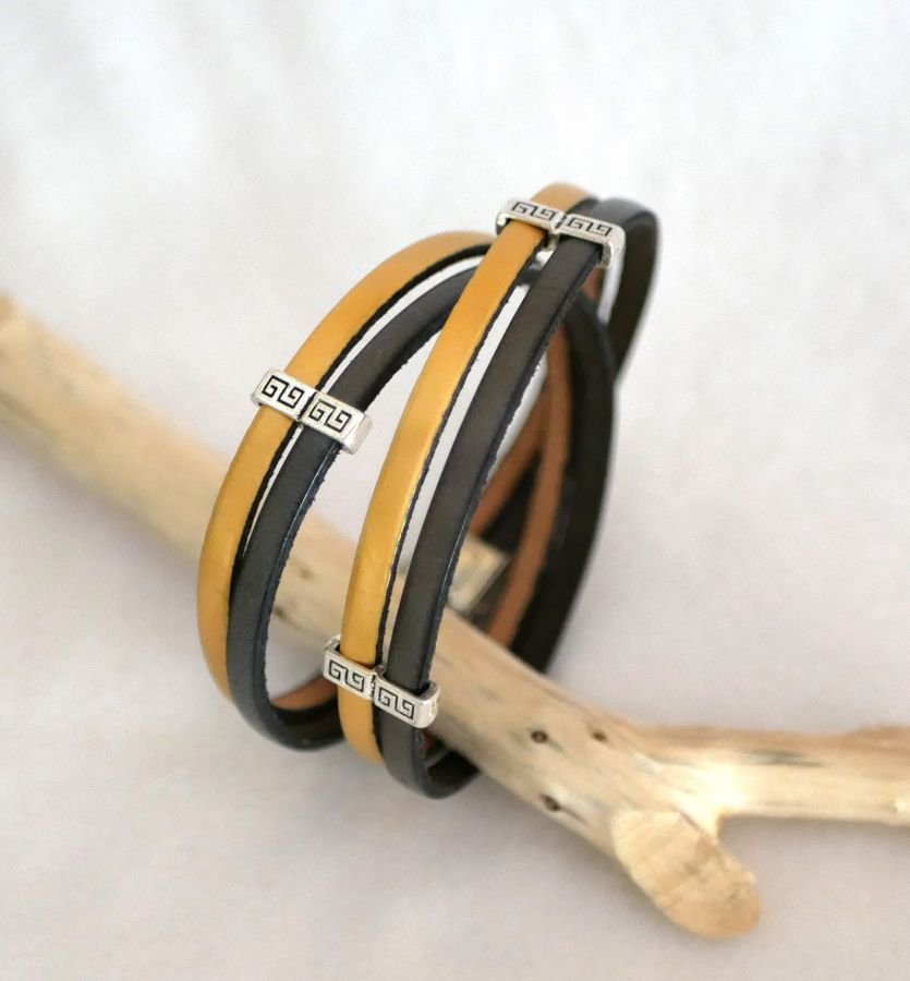 Pulseira dupla de couro em duo com laços de estilo étnico