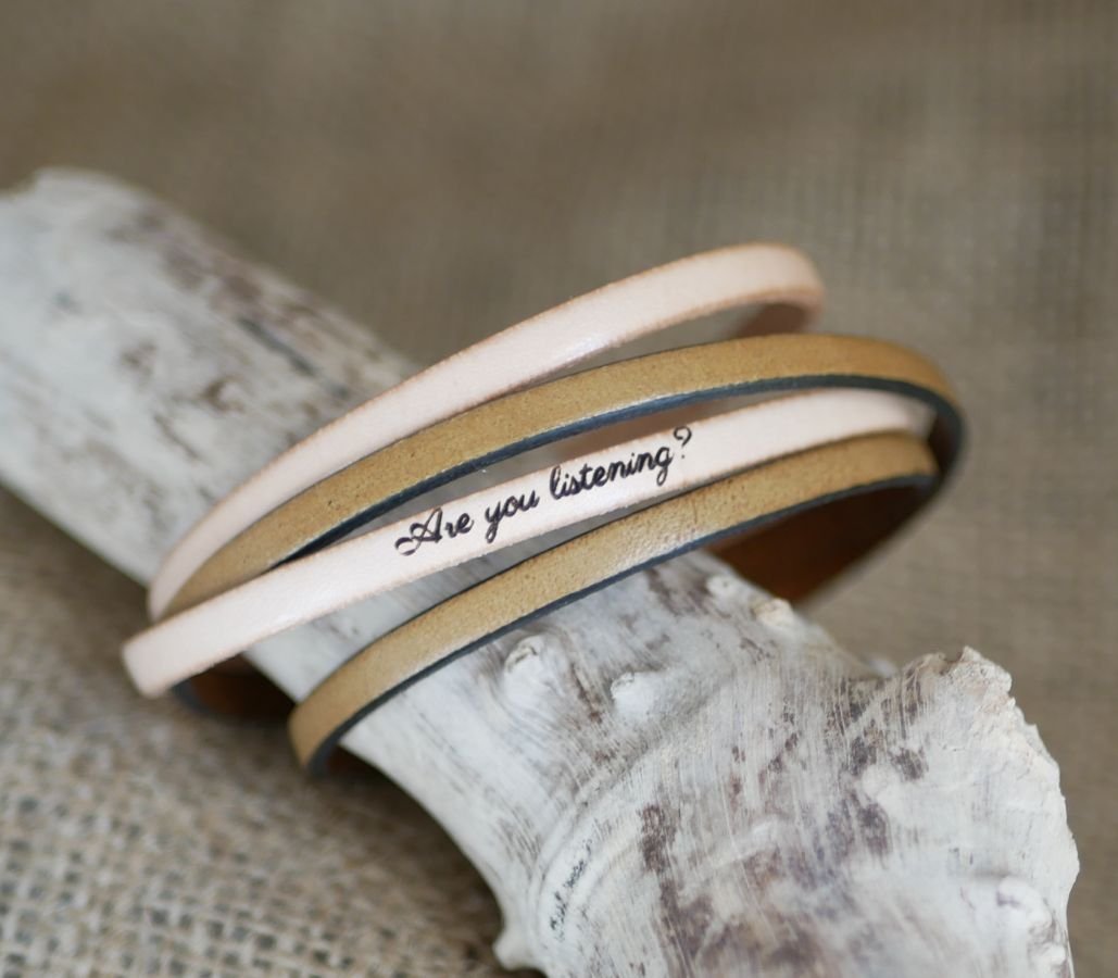 Pulseira dupla de couro em duo para ser personalizada por gravação