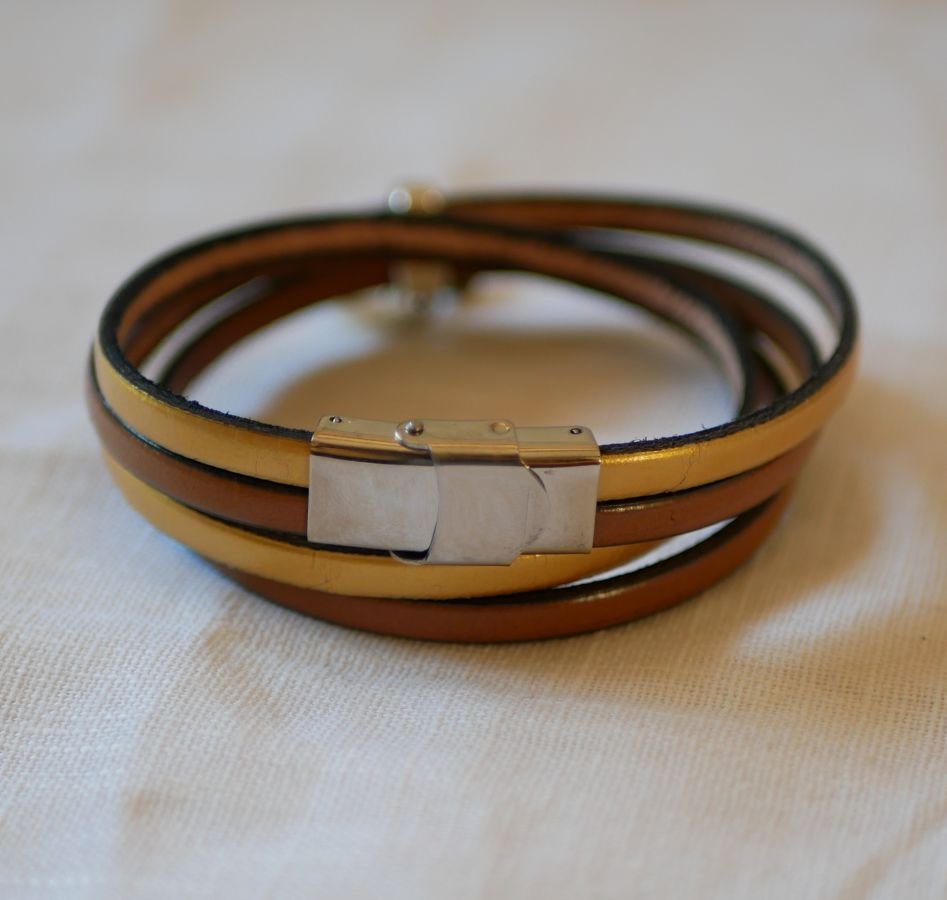 Pulseira dupla de couro em duo com coração de prata para ser personalizada por gravação
