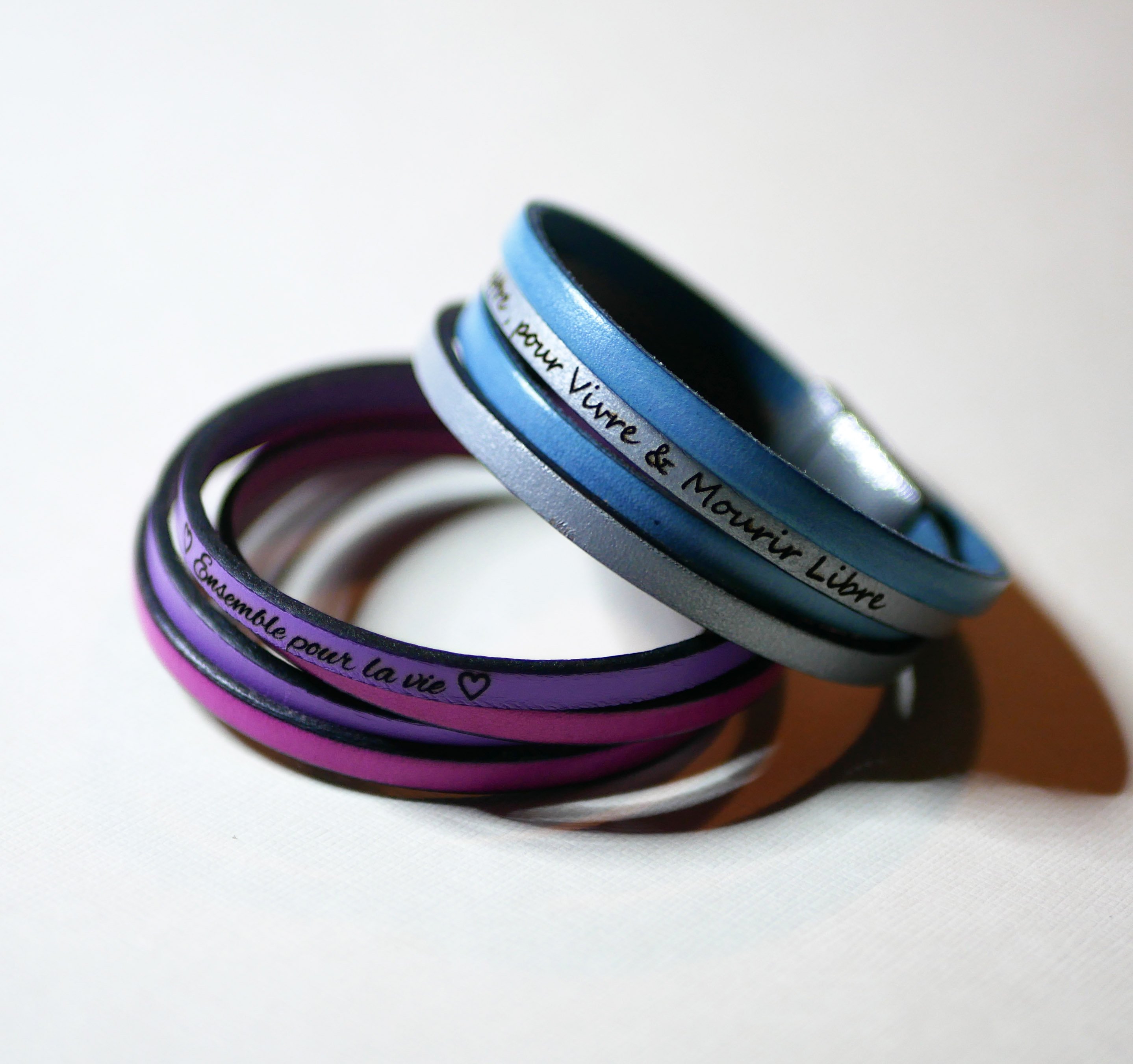 Pulseira em pele com fecho magnético étnico para personalizar