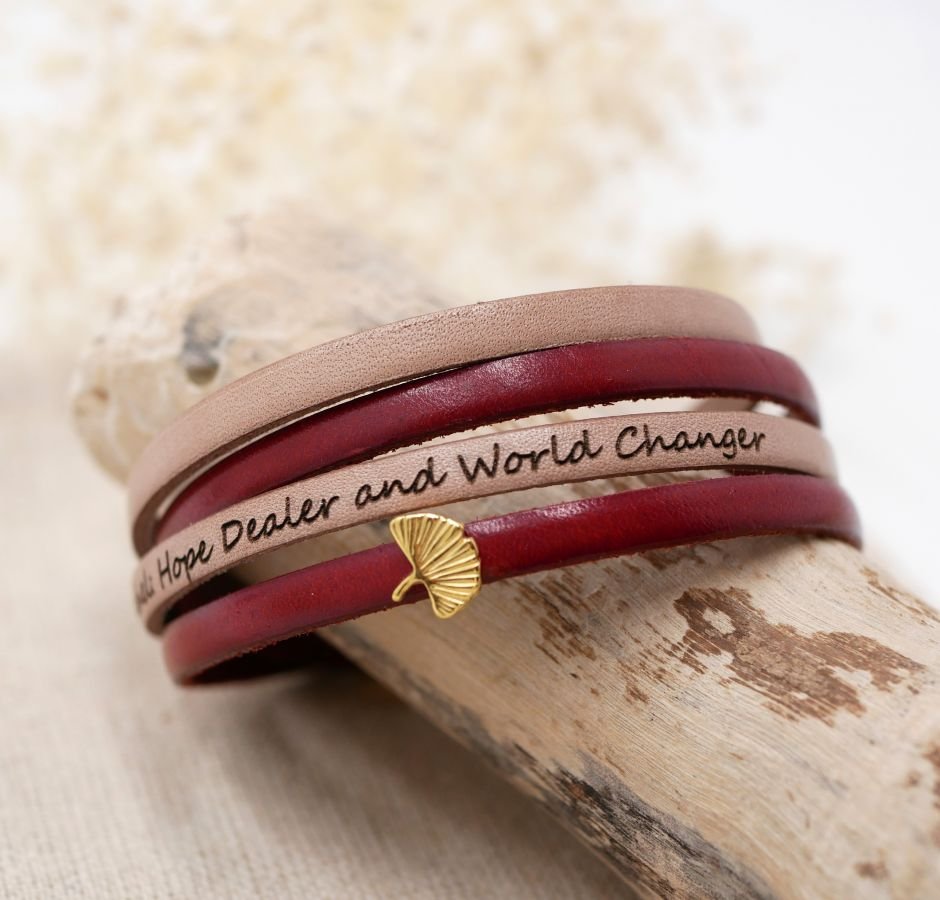 Pulseira de couro Zen em duo de cores, personalizável com ginkgo dourado 
