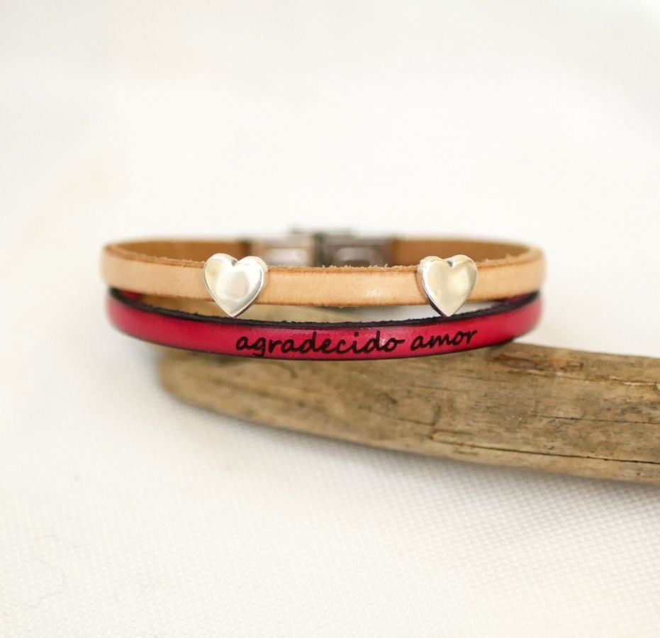 Pulseira de couro em duo com laços em forma de coração, personalizável para mulheres 