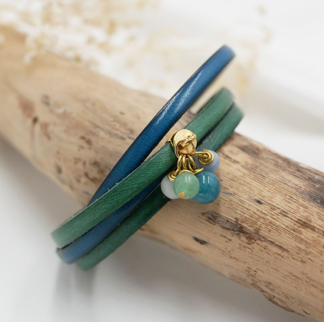 Pulseira duo de couro com pingente de pérolas para ser personalizada
