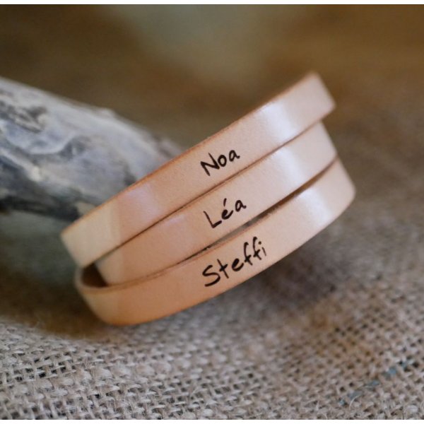 Pulseira de couro mulher tripla volta para personalizar a cor e a gravura 