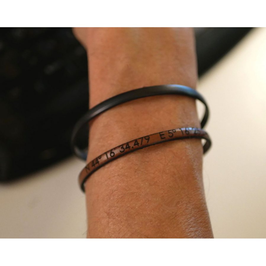 Pulseira de couro personalizável através de gravura mulher ou homem
