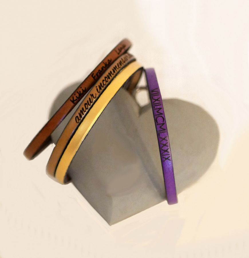 Pulseira de couro personalizável através de gravura mulher ou homem