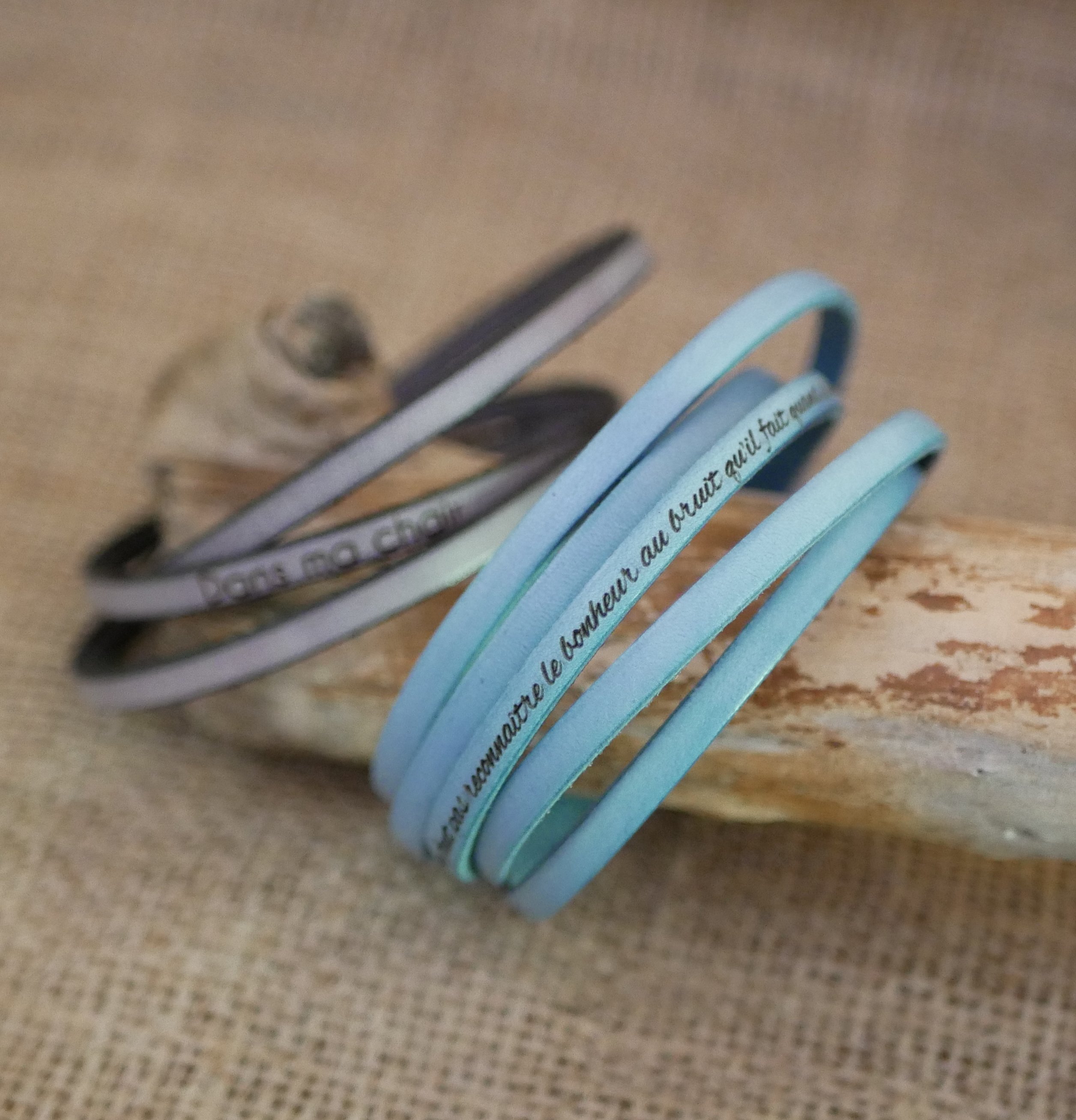 Pulseira de couro fino de 5 voltas para homem ou mulher com grava&ccedil;&atilde;o do nome pr&oacute;prio