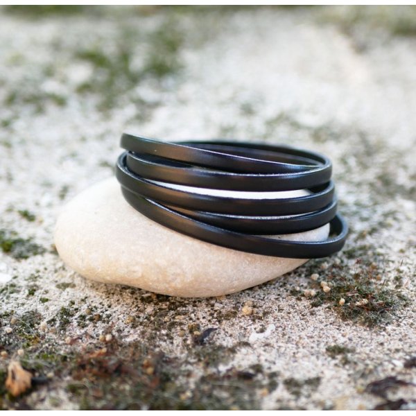 Pulseira de couro fino de 5 voltas para homem ou mulher com grava&ccedil;&atilde;o do nome pr&oacute;prio