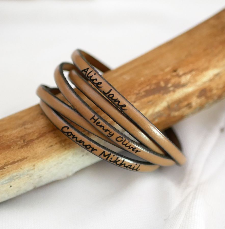 Pulseira de couro fino de 5 voltas para homem ou mulher com gravação do nome próprio