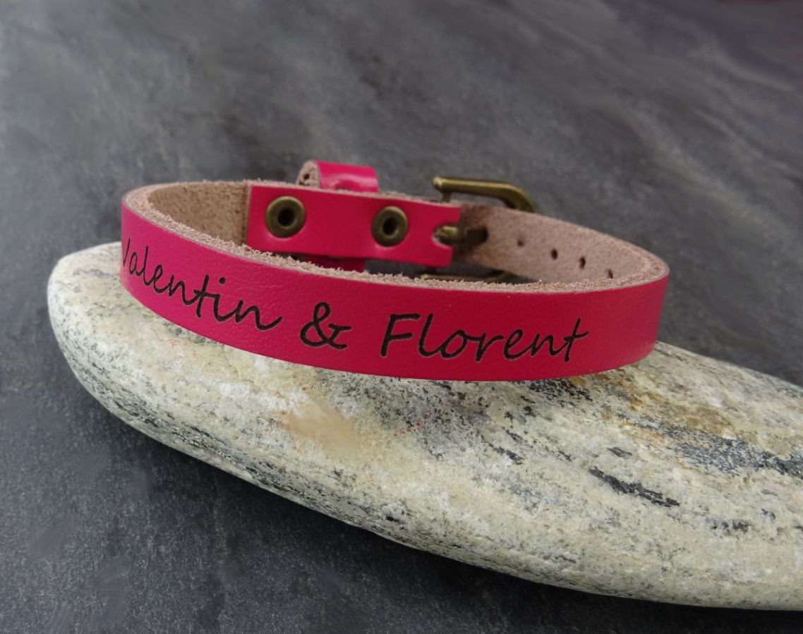 Pulseira de couro gravada de uma só vez para personalizar a criança adulta mista