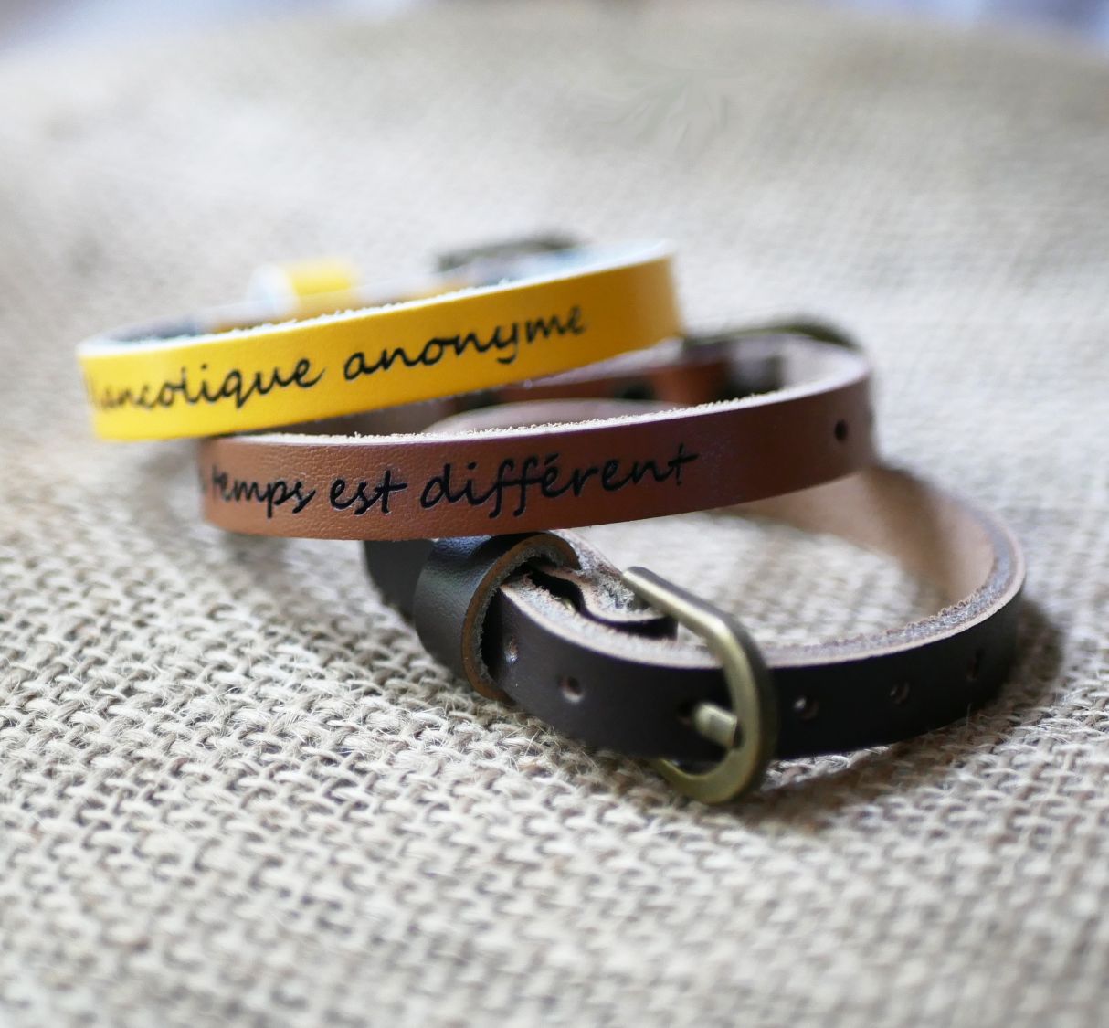Pulseira de couro gravada de uma só vez para personalizar a criança adulta mista