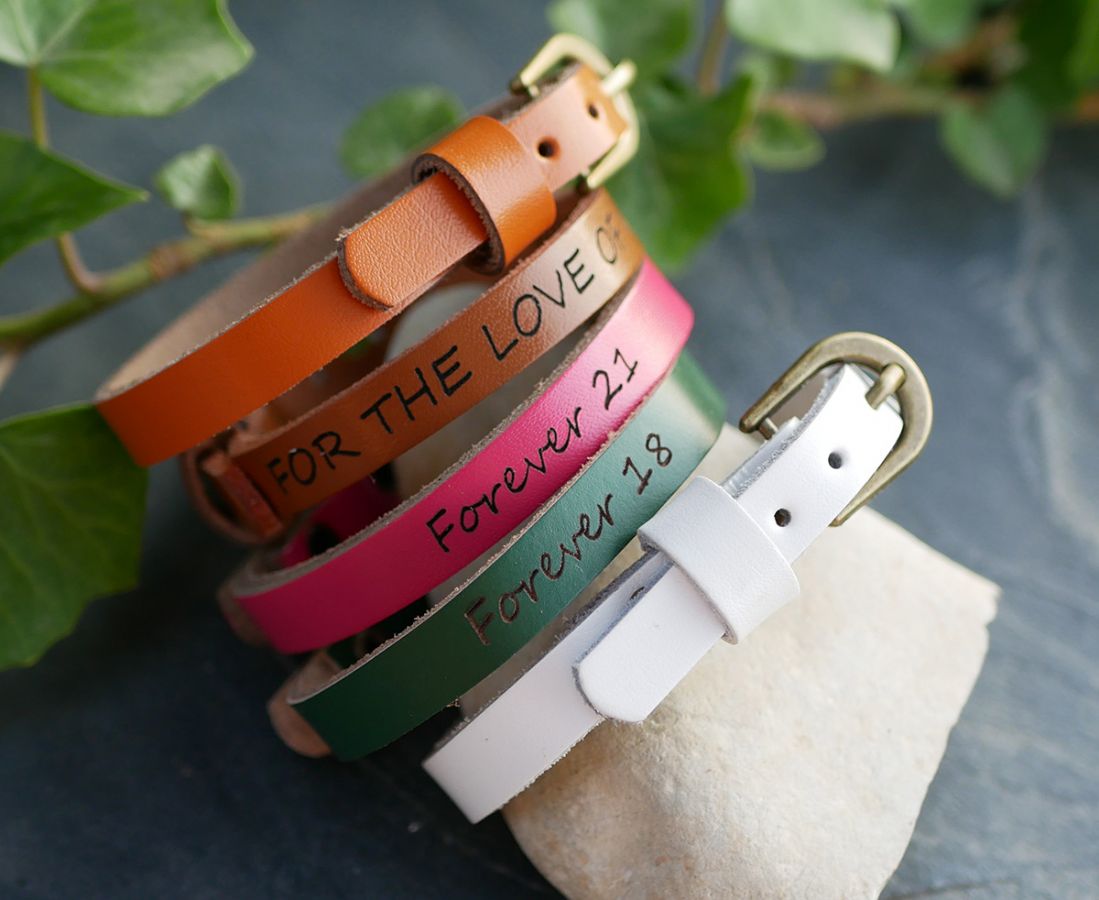 Pulseira de couro gravada de uma só vez para personalizar a criança adulta mista