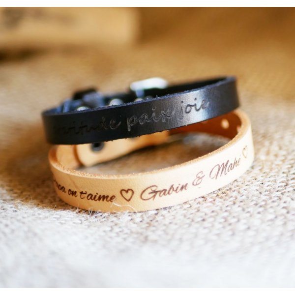 Pulseira de couro gravada com fivela de prata para ser personalizada atrav&eacute;s de grava&ccedil;&atilde;o