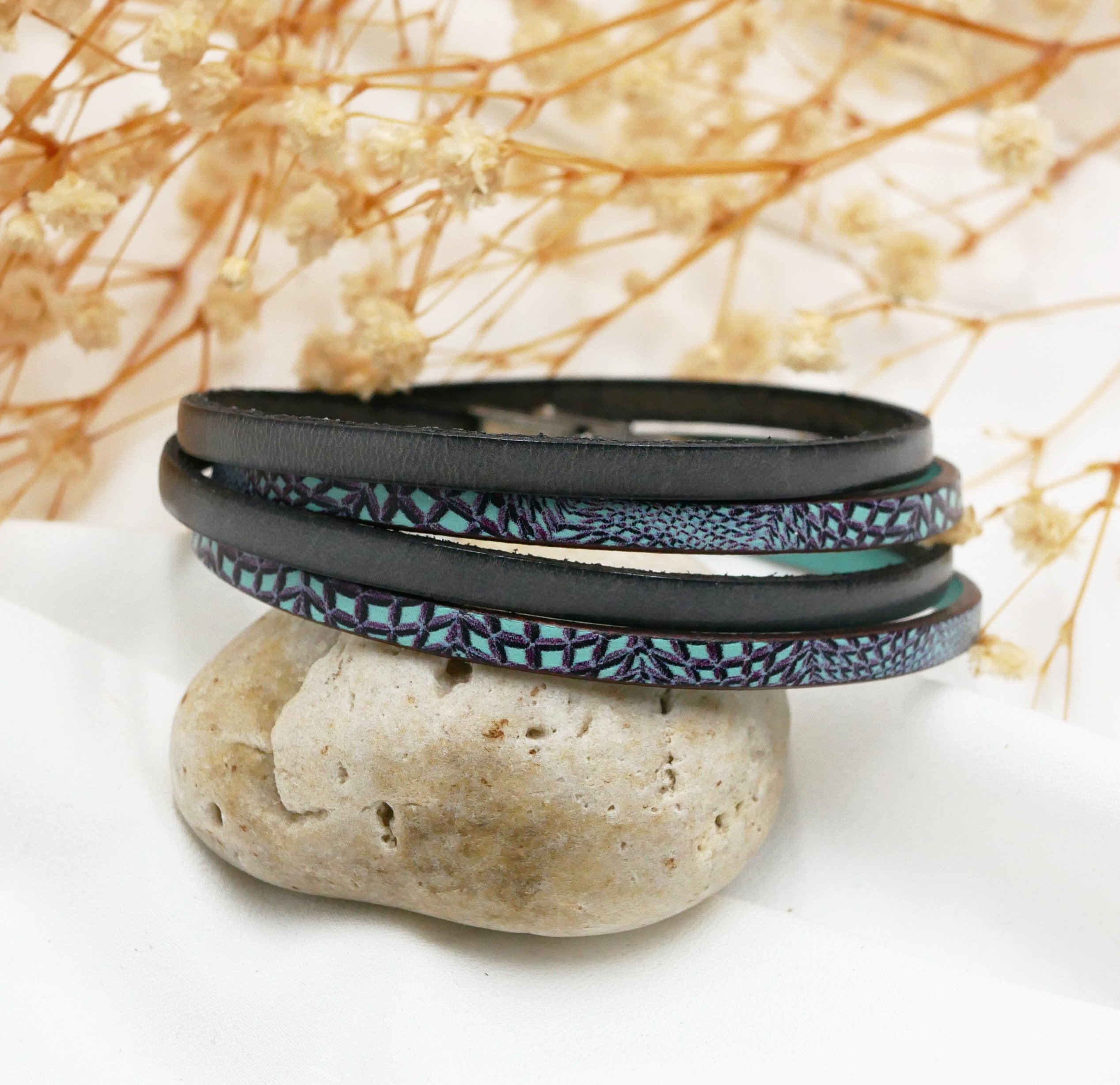Pulseira em pele com estampado de cobra azul para personalizar