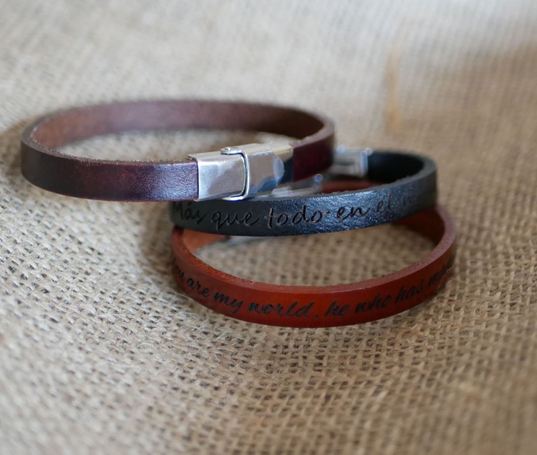Pulseira mista de couro com fecho ajustável de 9 mm