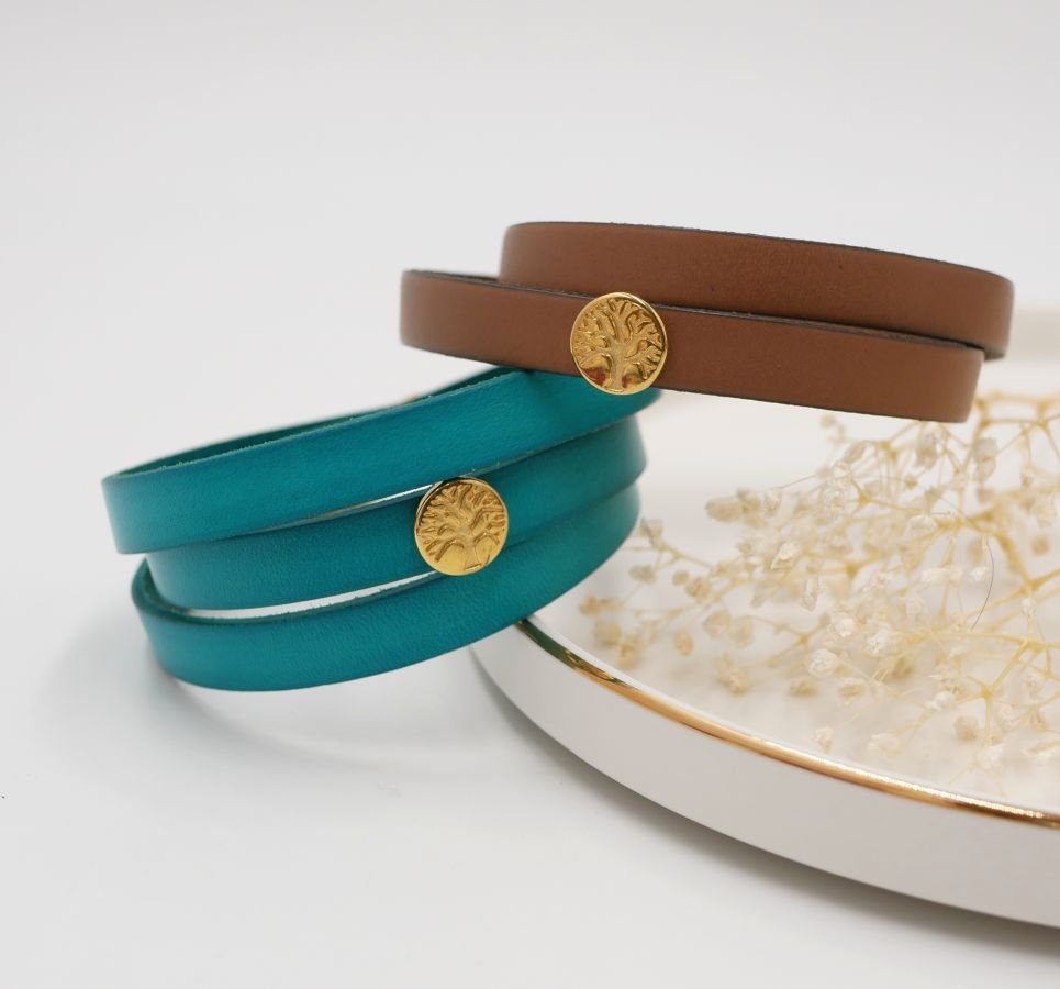 Pulseira de couro personalizada decorada com uma árvore dourada da vida 