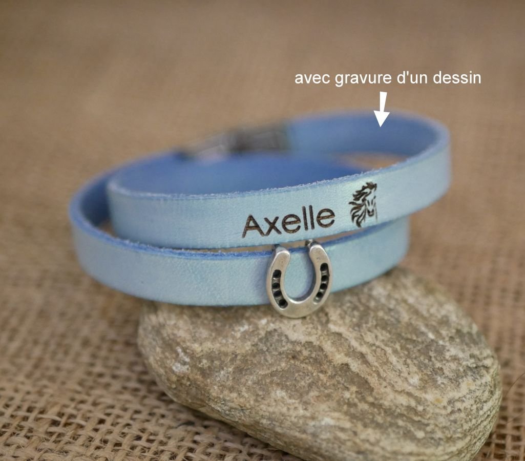 Pulseira de couro personalizada decorada com uma pequena Ferradura de Cavalo 