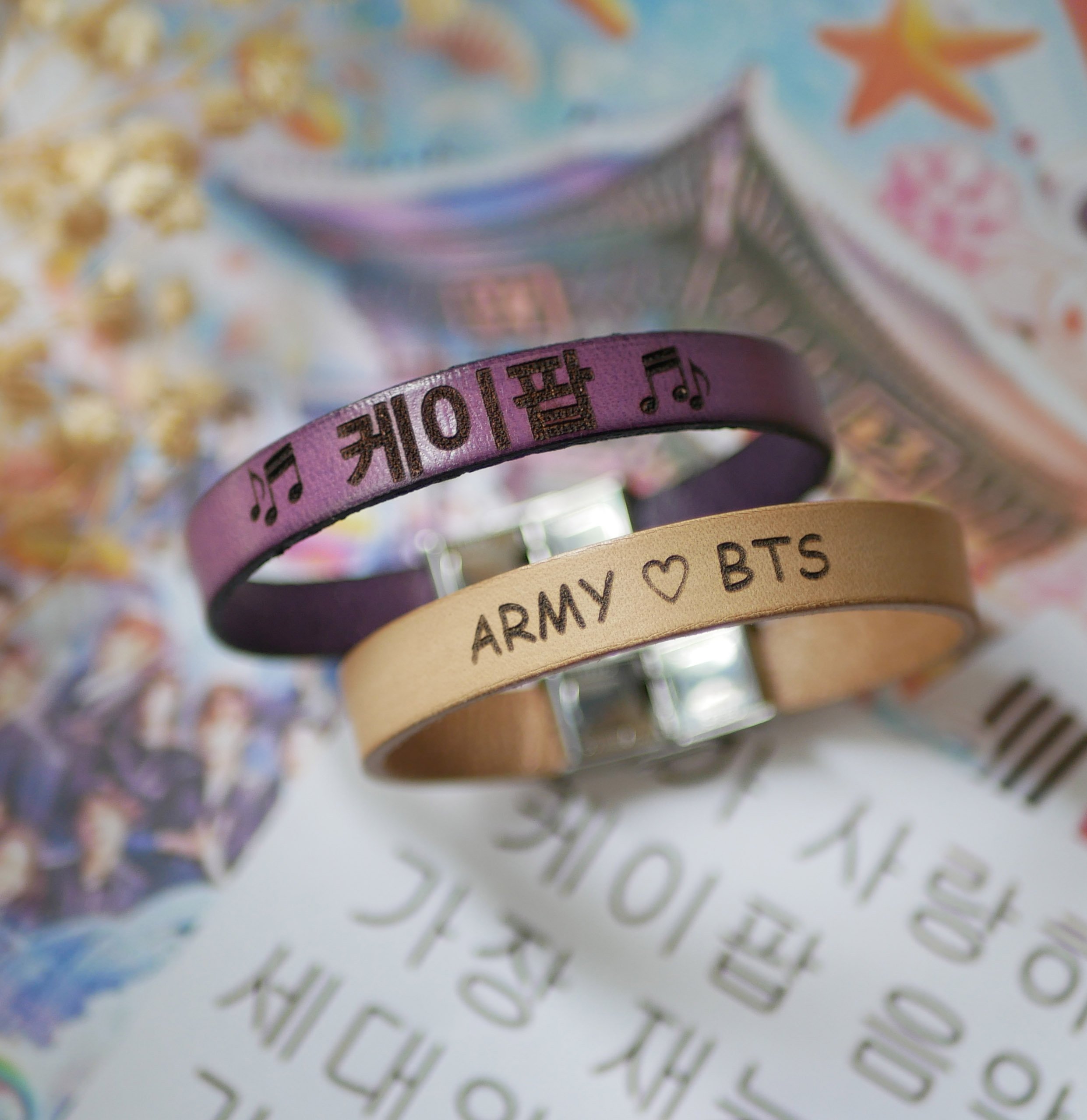 Pulseira com nome de f&atilde; de kpop coreano em pele para personalizar