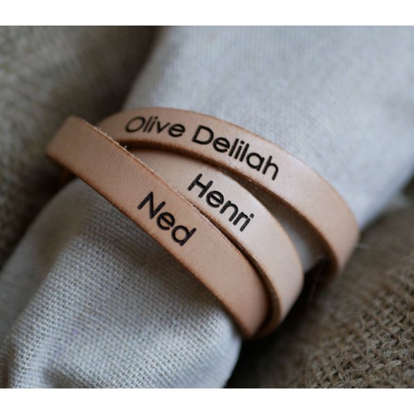 Pulseira de couro mulher tripla volta para personalizar a cor e a gravura 