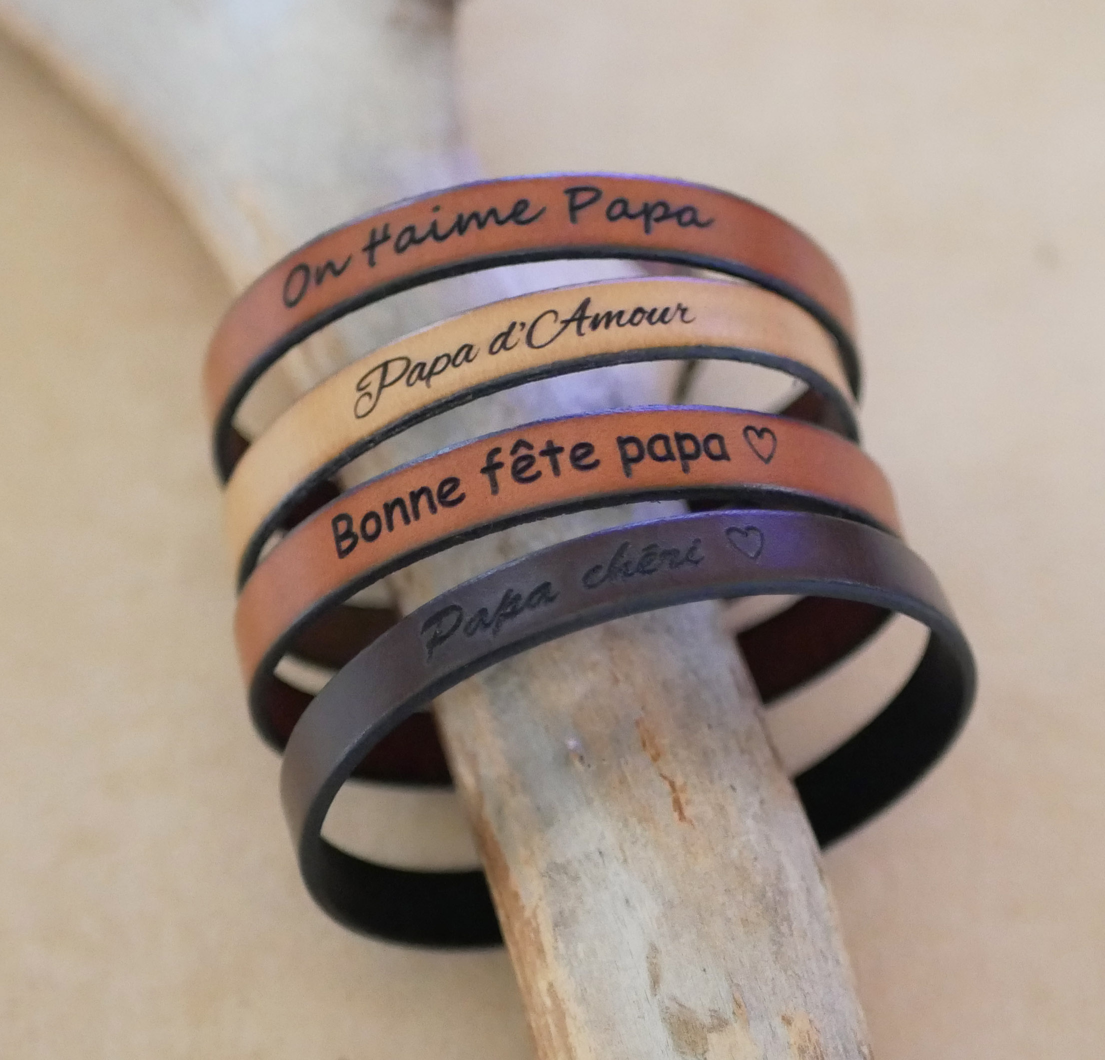 Pulseira em pele para personalizar com gravação Fecho magnético preto