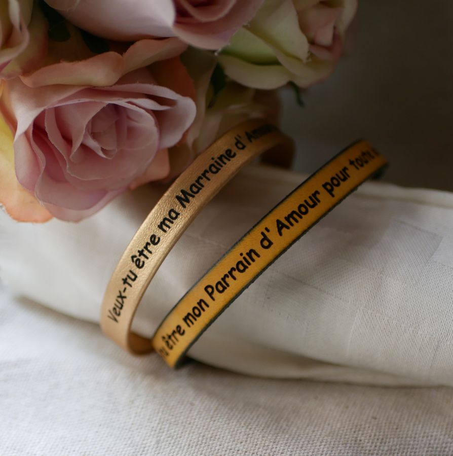 Pulseira em pele para ser personalizada através da gravação de elegante fecho magnético