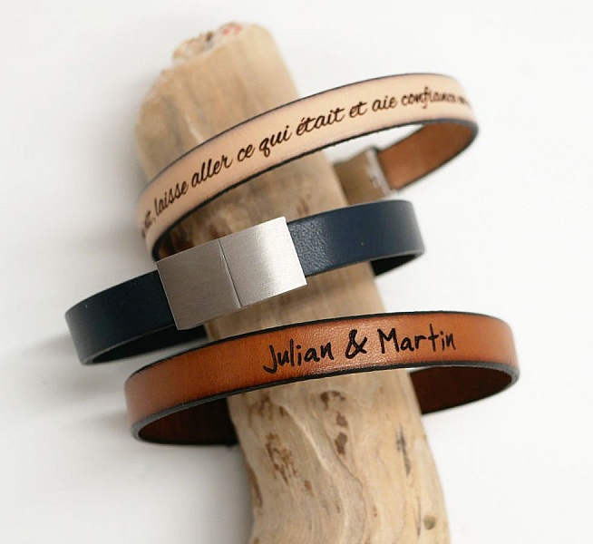 Pulseira em pele para ser personalizada atrav&eacute;s da grava&ccedil;&atilde;o de elegante fecho magn&eacute;tico