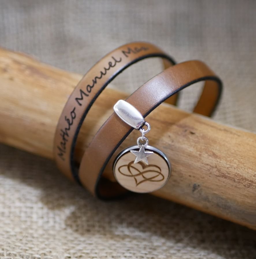 Pulseira dupla de couro personalizada com cabochon de madeira para gravar