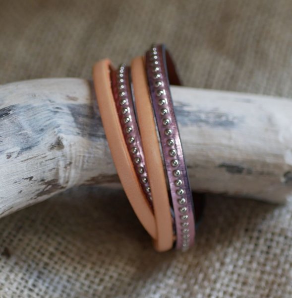 Pulseira personalizada de couro duplo com gravura rosa 