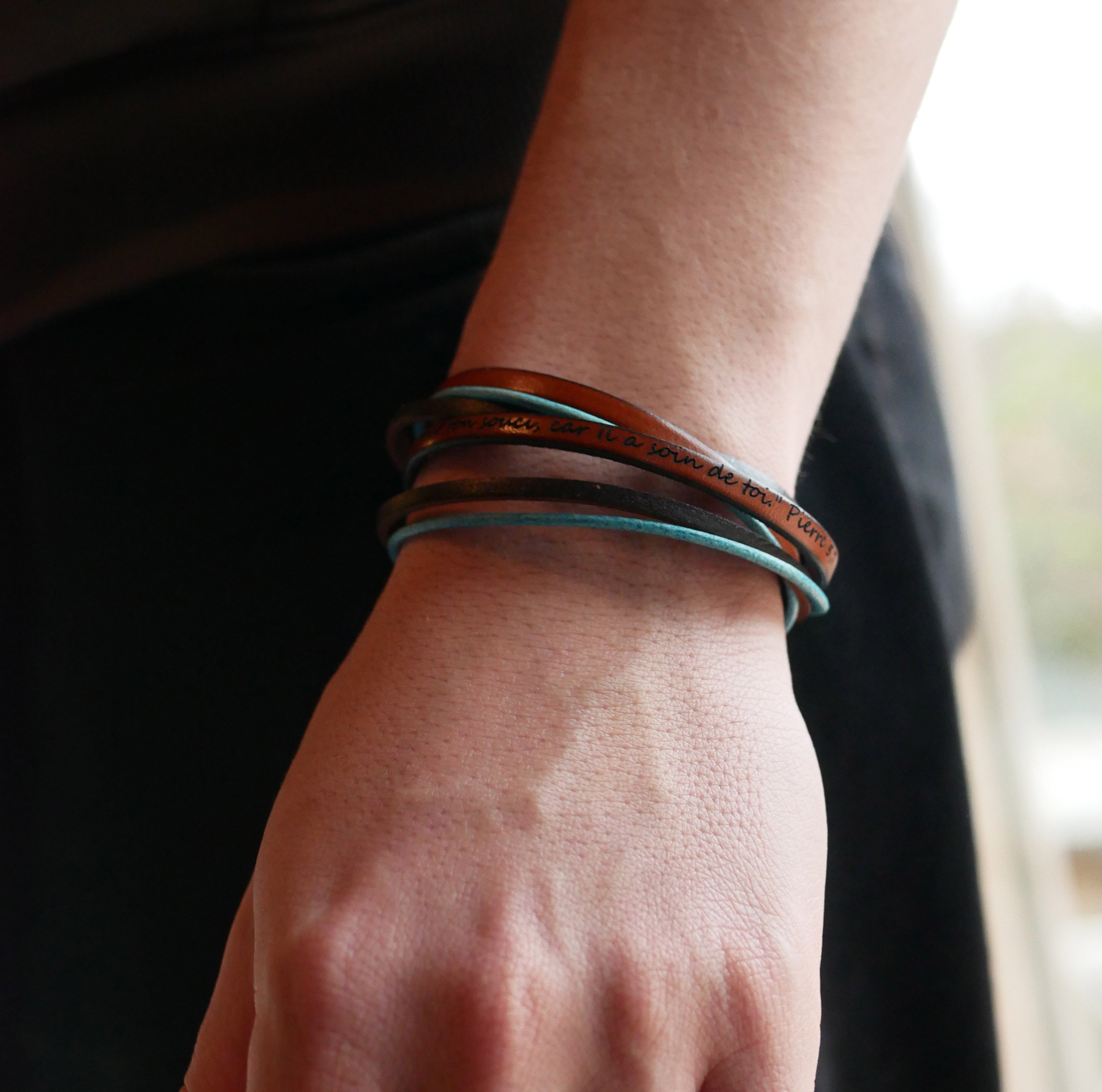 Pulseira vintage turquesa e castanha em pele dupla