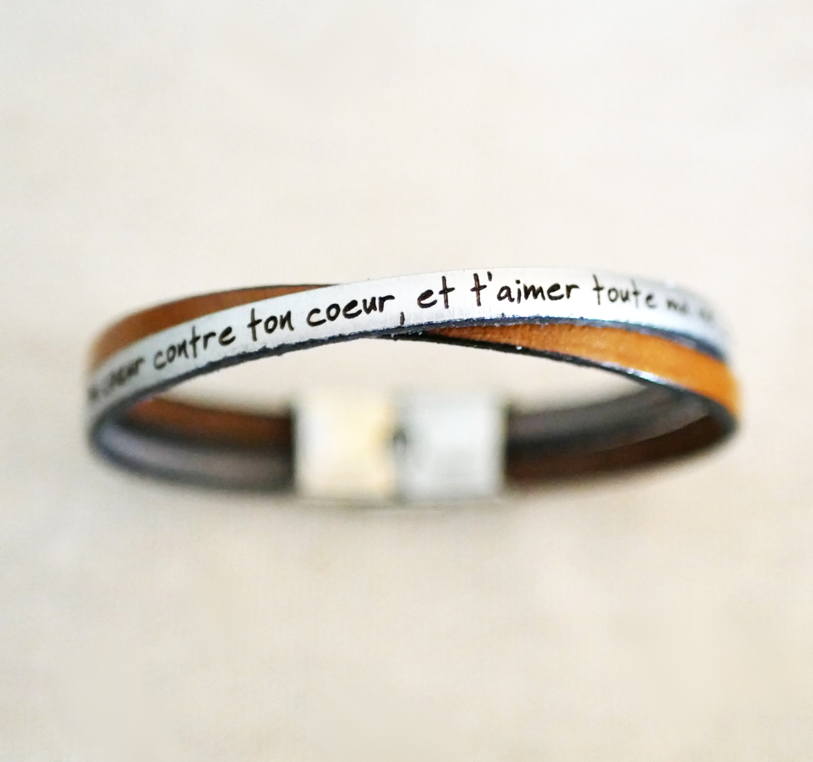 Pulseira duo de couro Twist personalizável para homens ou mulheres