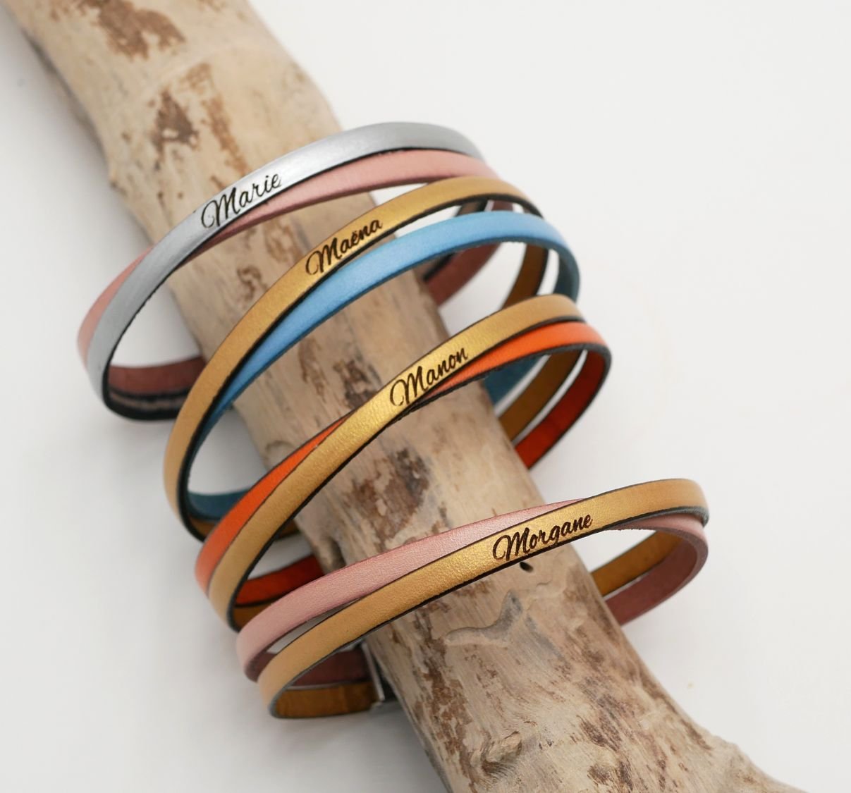 Pulseira dupla em pele cruzada personalizada para rapariga ou mulher 