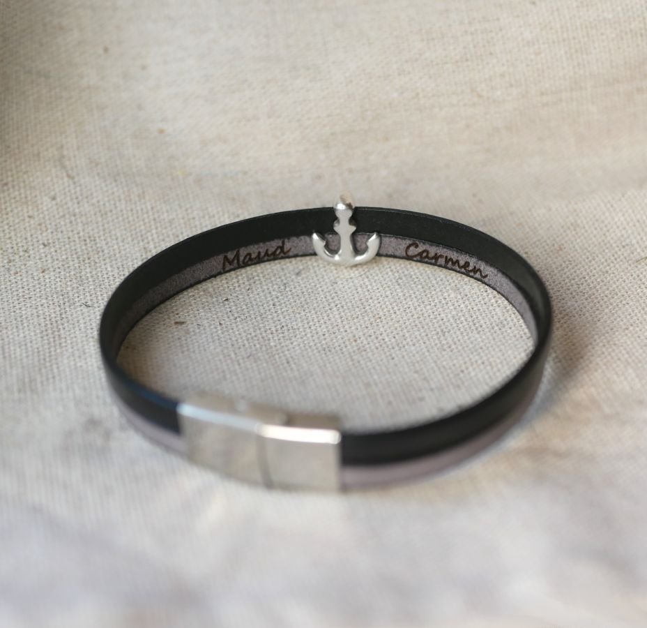 Pulseira duo de couro com desenho de âncora da marinha gravada