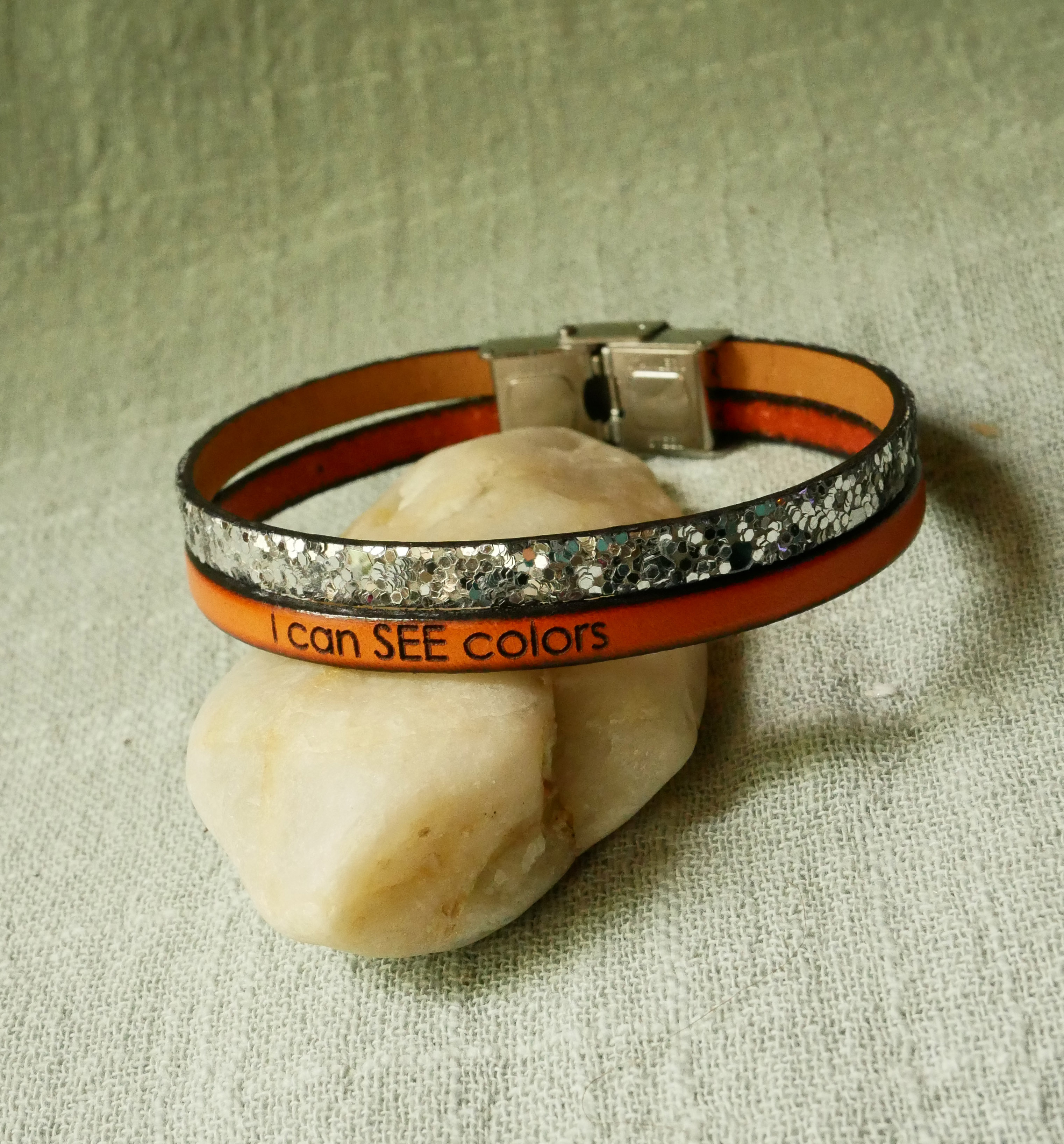 Pulseira duo em pele em prata e na cor à sua escolha