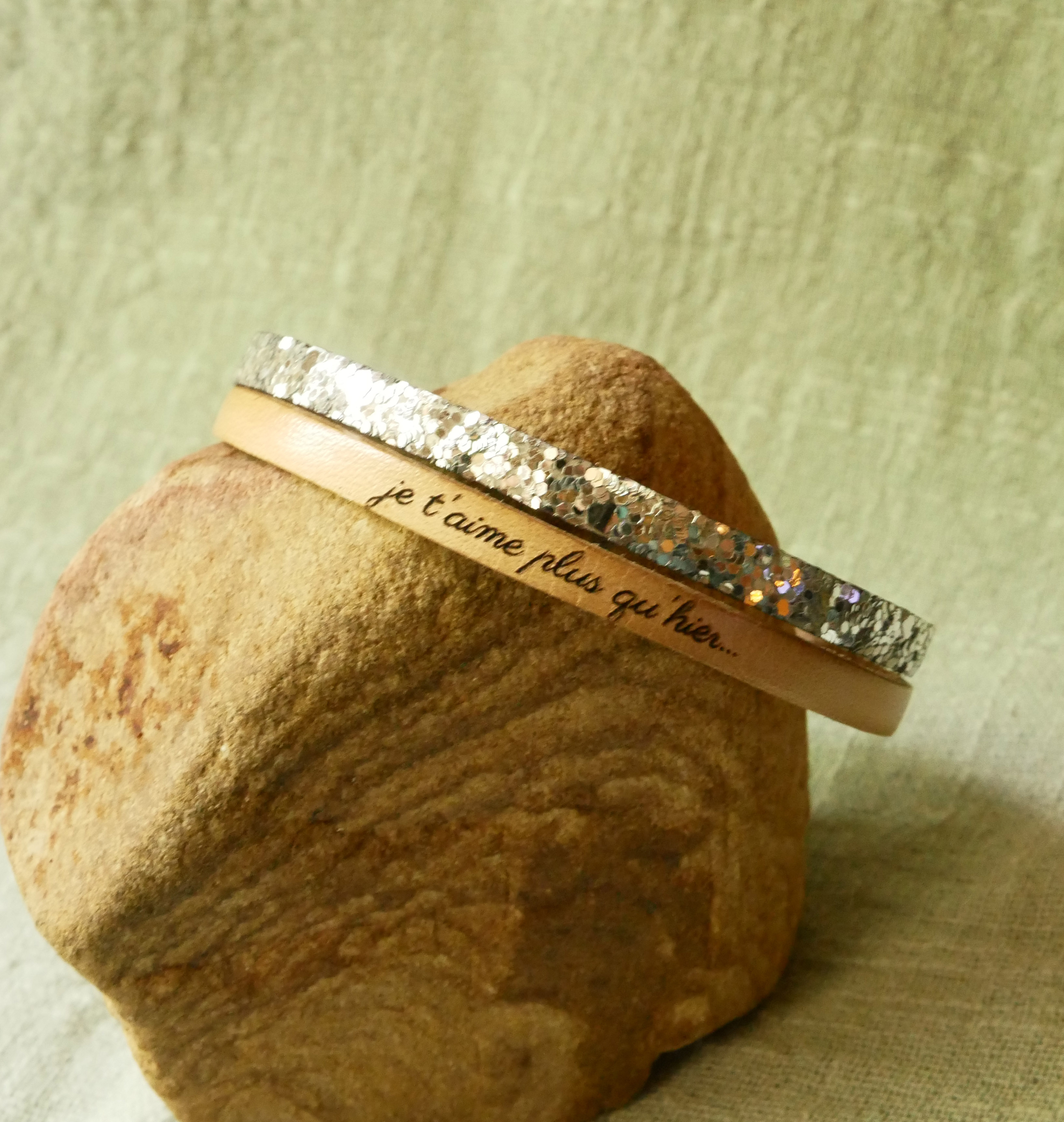 Pulseira duo em pele em prata e na cor à sua escolha
