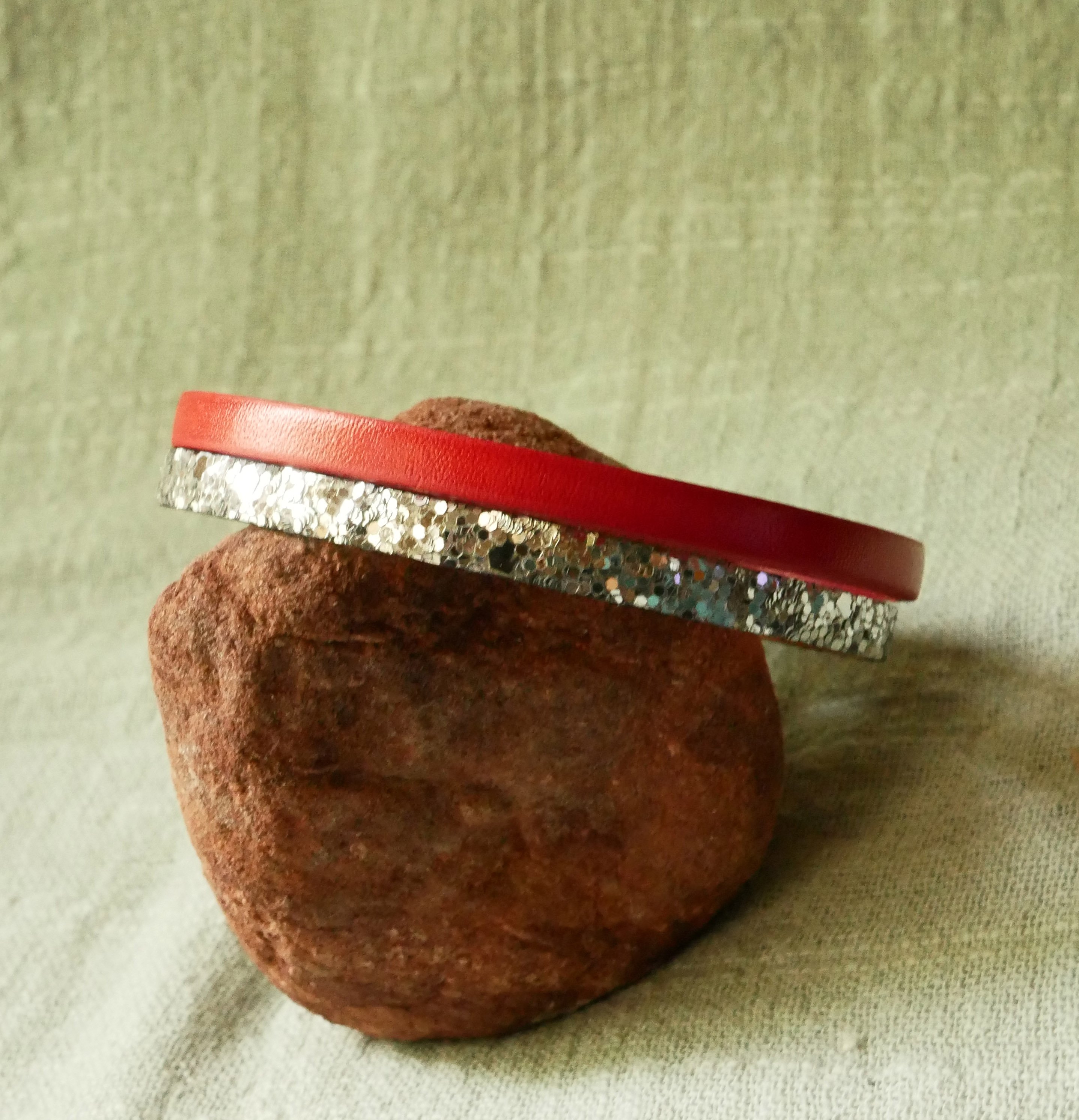 Pulseira duo em pele em prata e na cor à sua escolha