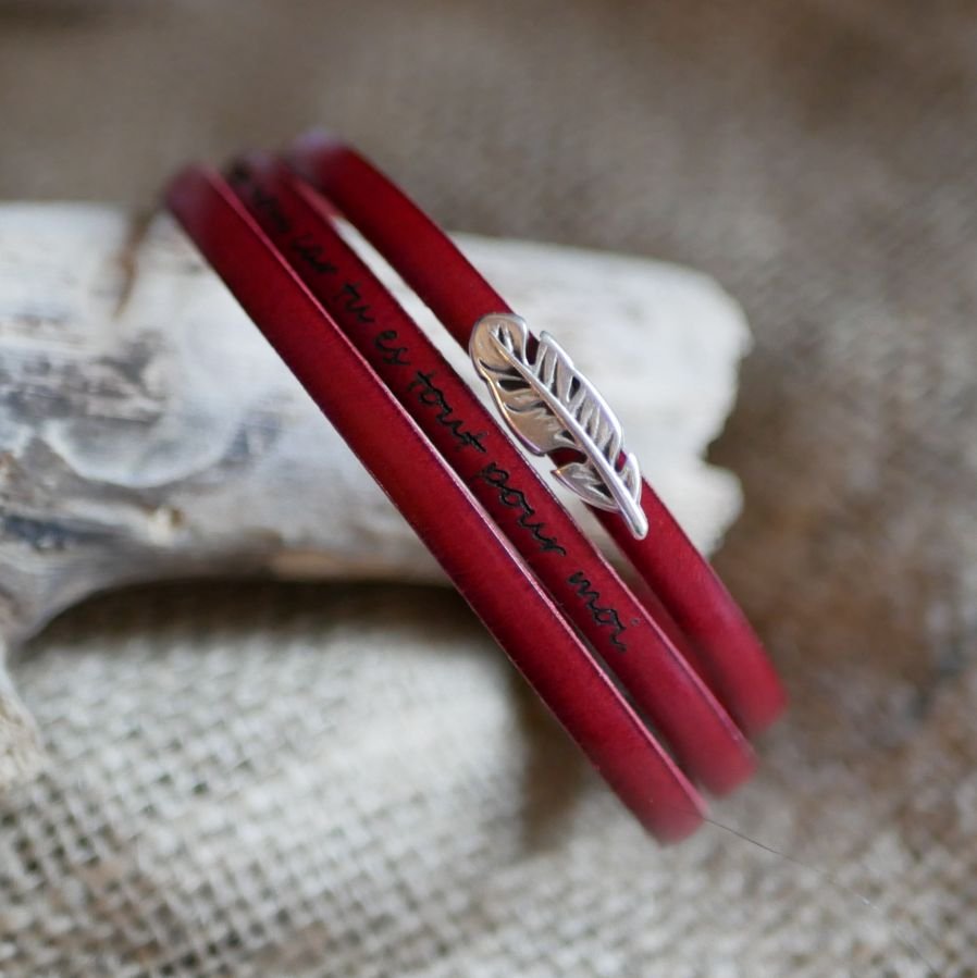 Pulseira de couro boémio para mulheres com desenho de penas, 3 voltas, personalizável