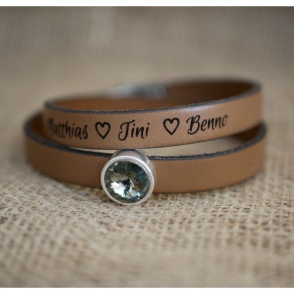 Bracelete de couro mulher virada duas vezes para ser personalizada decorada com um cabochon de cristal Swarovski 