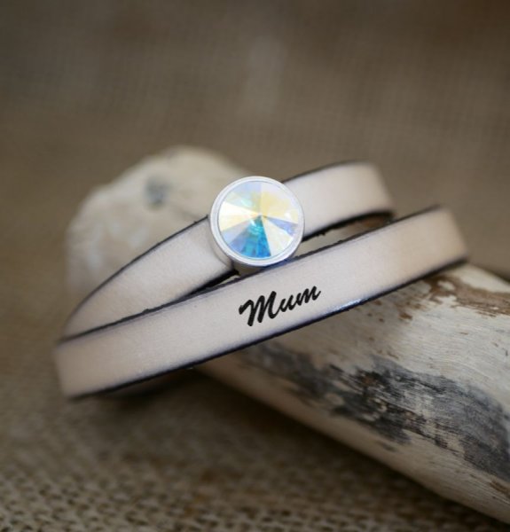 Bracelete de couro mulher virada duas vezes para ser personalizada decorada com um cabochon de cristal Swarovski 