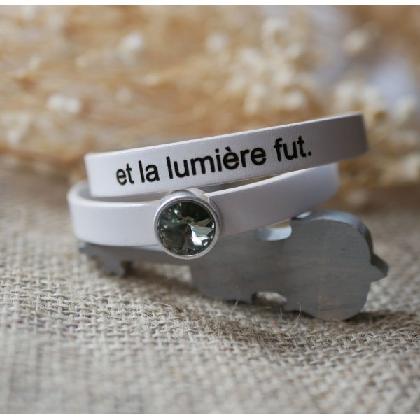Bracelete de couro mulher virada duas vezes para ser personalizada decorada com um cabochon de cristal Swarovski 
