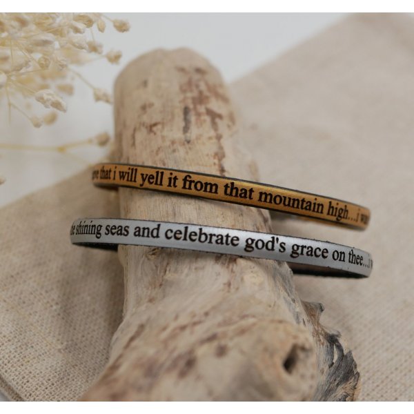 Pulseira de couro feminino para personalizar atrav&eacute;s de gravura com corrente de prata